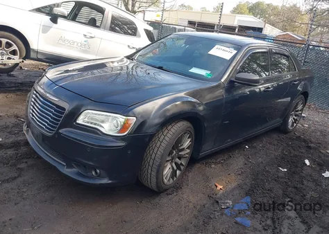 2013 Chrysler 300C John Varvatos Limited Edition из США, поврежденный, VIN 2C3CCADG1DH743869